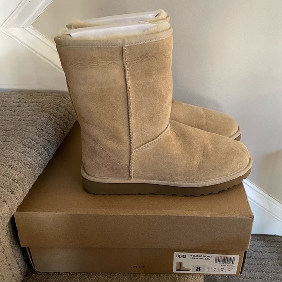 Ugg Australia Classic Short II Boot Sand Women’s Size 8 with Box - Picture 2 of 7